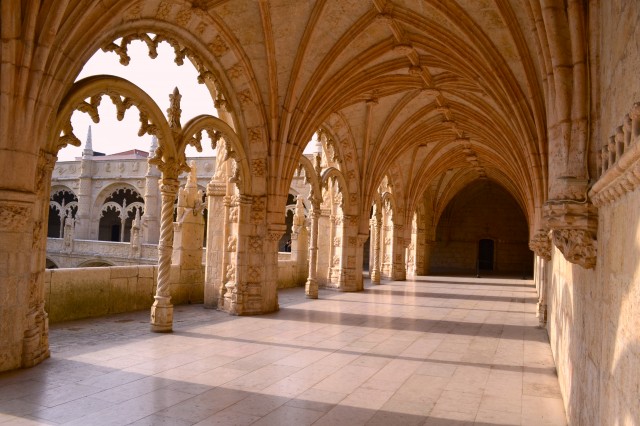 cloister, Jerónimos Monastery, Belém, Portugal