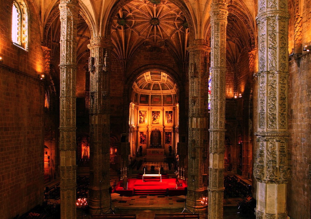 nave, Jerónimos Monastery, Belém, Portugal
